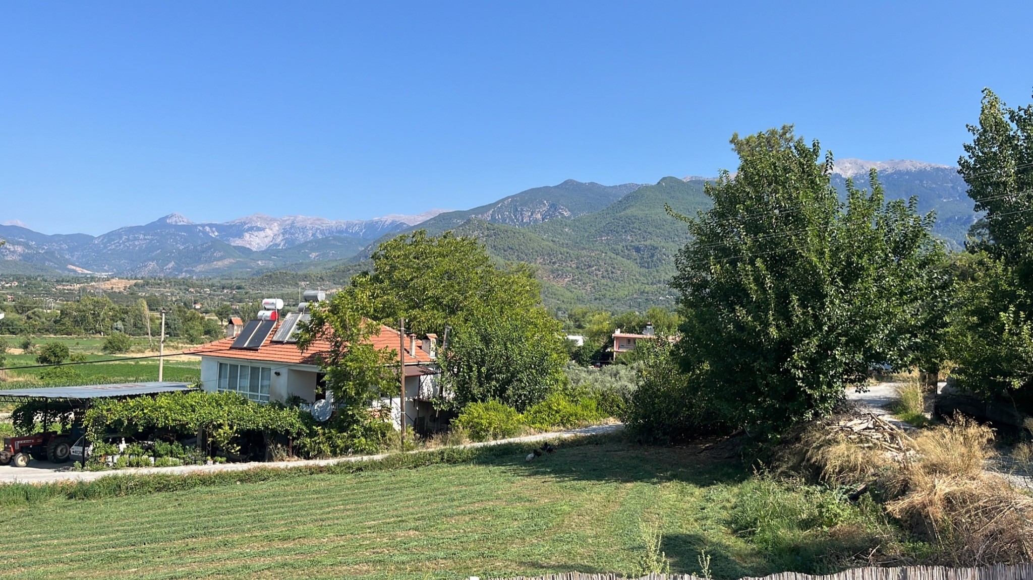 Bergzicht vanaf House of Ceylan in Sahilceylan